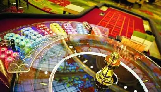 Choose your bet and watch balance updates in real time gading account balance and bet selection for The Dog House slot